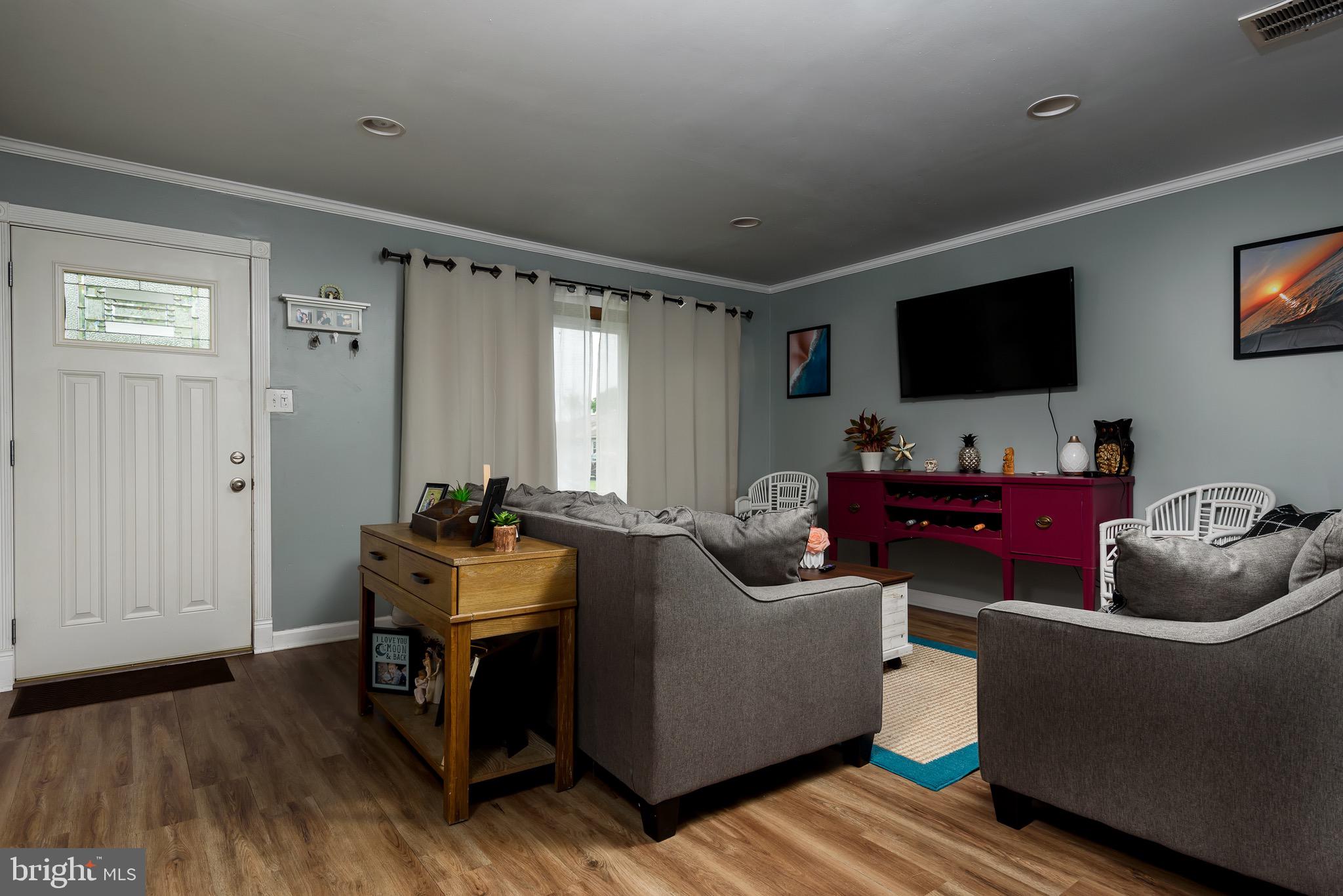 825 Chatham Road Fairless Hills, PA 19030 - Photo 4 of 20 Gallery Image 4