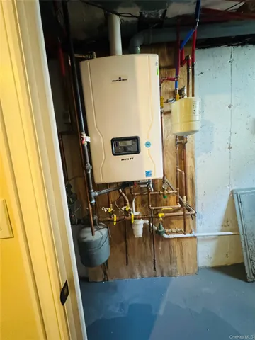 $799,000 | 11 Elm Street, Islip, NY 11751