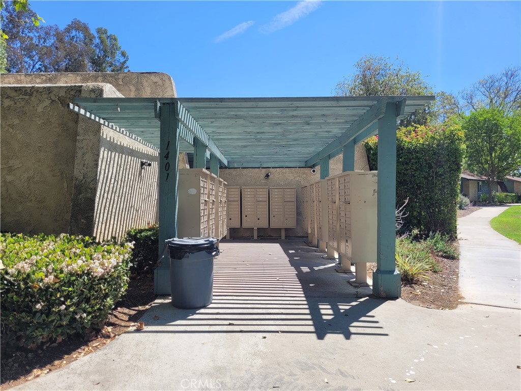 2367 Gonzaga Lane Riverside, CA 92507 - Photo 6 of 12