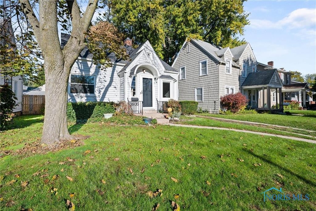 3905 Bellevue Road Toledo, OH 43613 - Photo 2 of 31 Gallery Image 2