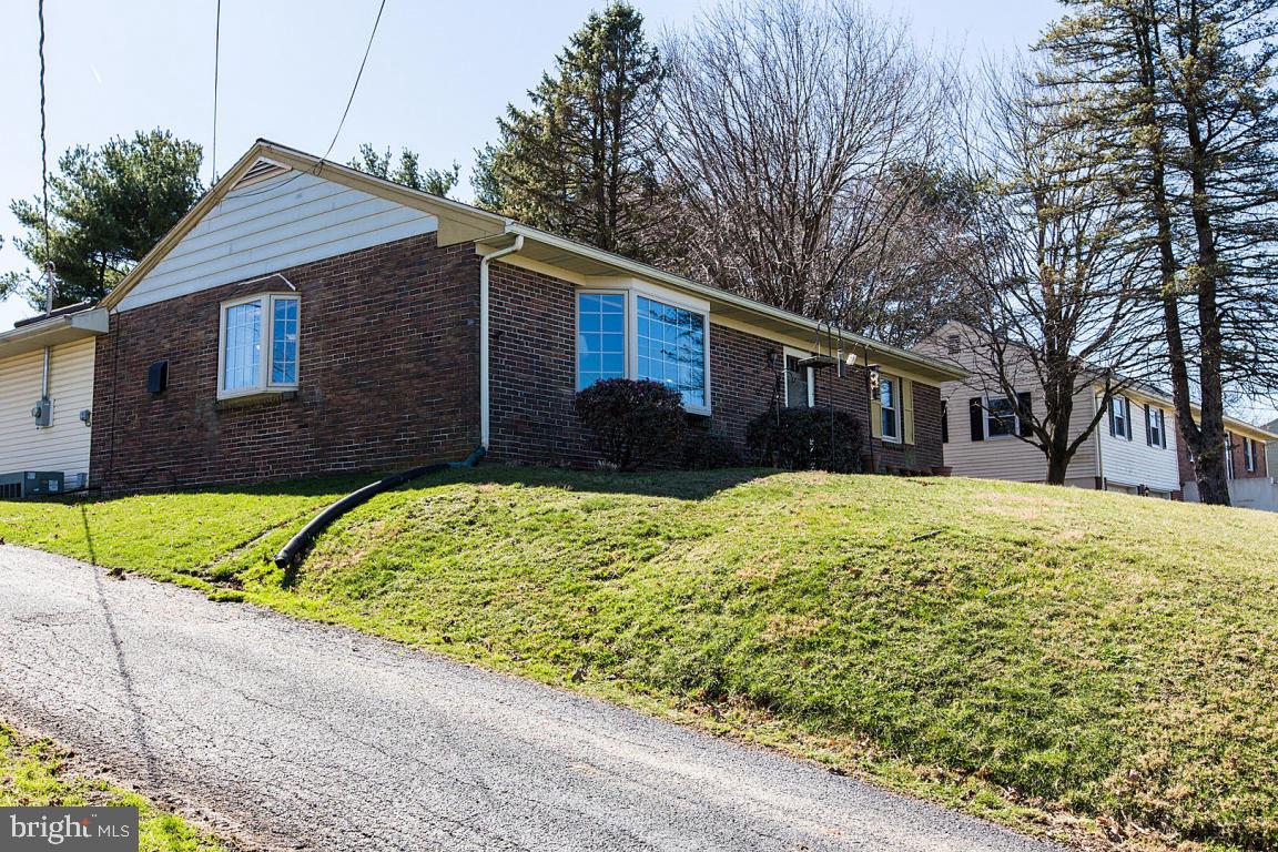 32 Penny Road Holtwood, PA 17532 - Photo 2 of 35 Gallery Image 2