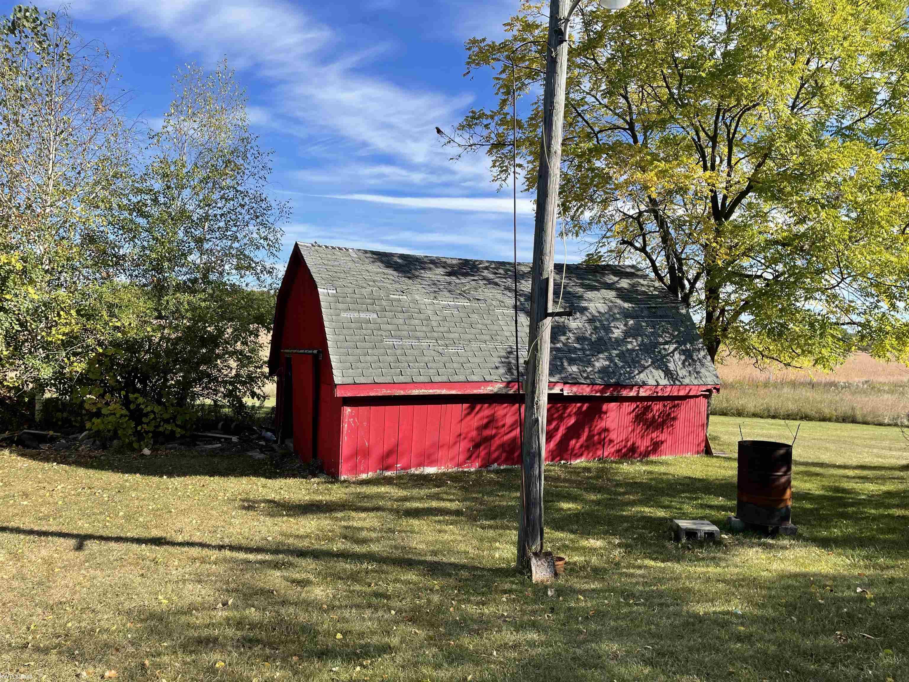5284 Vincent Road North Street, MI 48049 - Photo 2 of 25