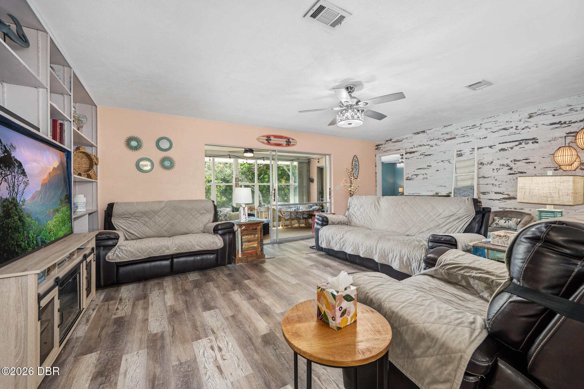 2828 Ridge Road Daytona Beach, FL 32118 - Photo 19 of 61 Living Room