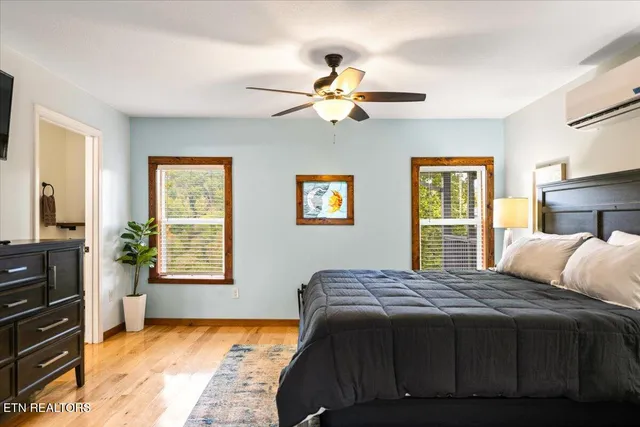 $885,000 | 398 Perry Smith Lane, Caryville, TN 37714