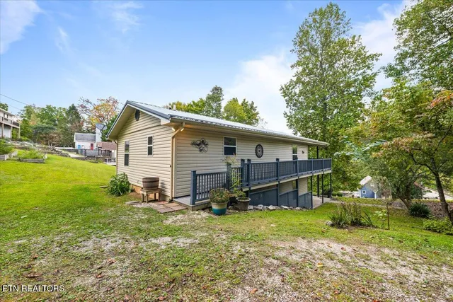 $885,000 | 398 Perry Smith Lane, Caryville, TN 37714