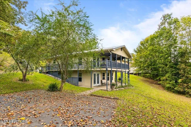 $885,000 | 398 Perry Smith Lane, Caryville, TN 37714