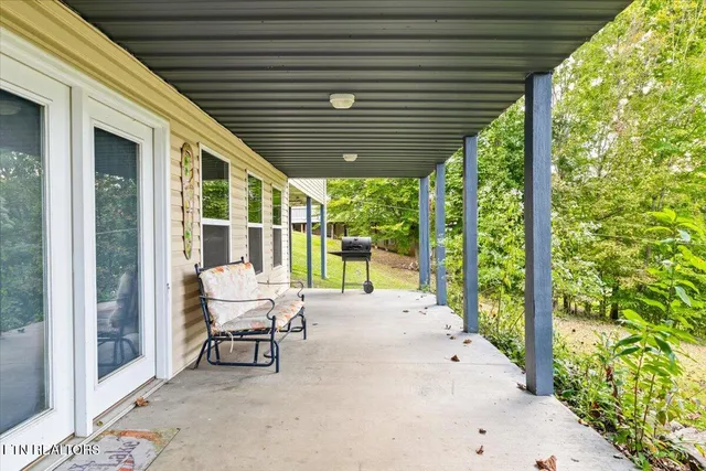 $885,000 | 398 Perry Smith Lane, Caryville, TN 37714