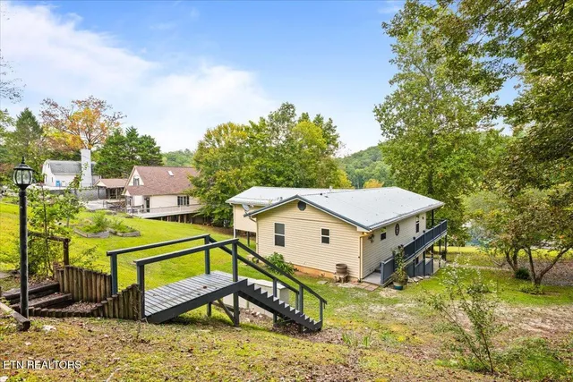 $885,000 | 398 Perry Smith Lane, Caryville, TN 37714
