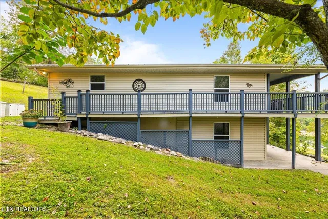 $885,000 | 398 Perry Smith Lane, Caryville, TN 37714