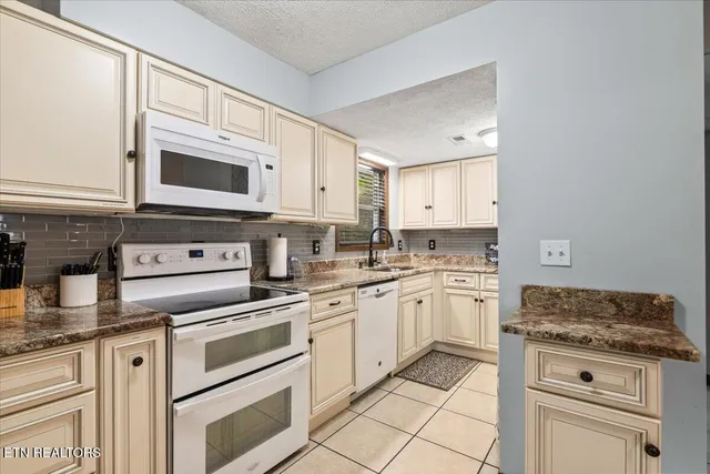 $885,000 | 398 Perry Smith Lane, Caryville, TN 37714