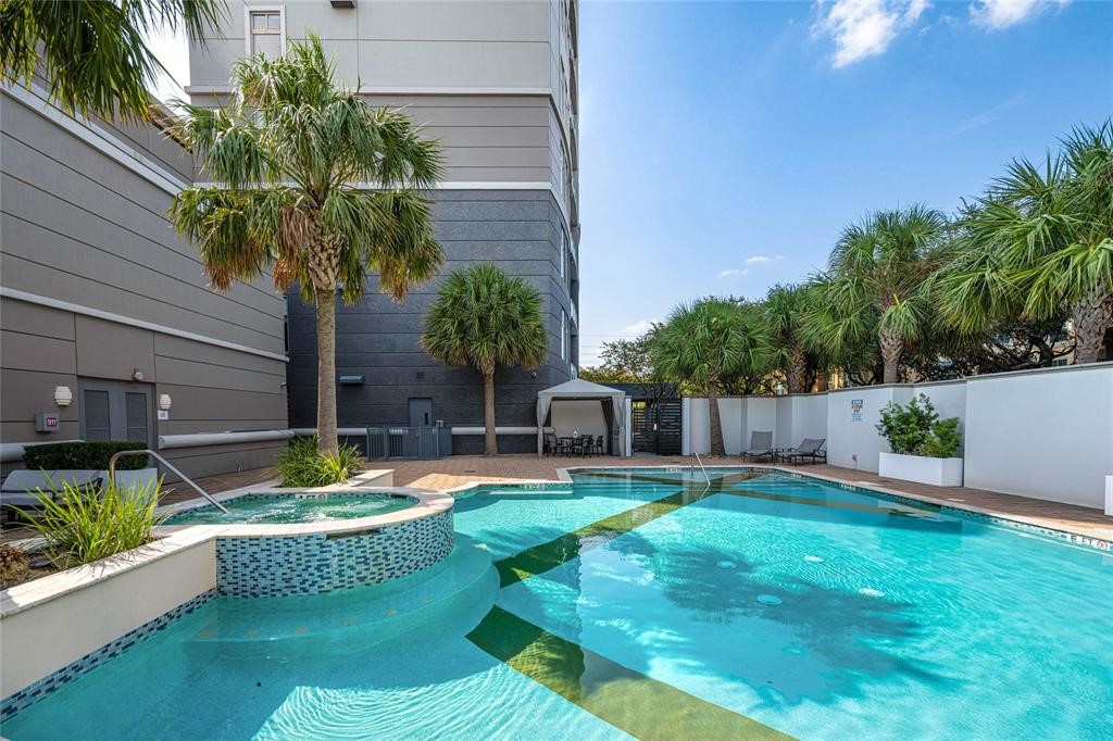 3388 Sage Road, Unit 1601 Houston, TX 77056 - Photo 18 of 20 Sparkling pool to enjoy