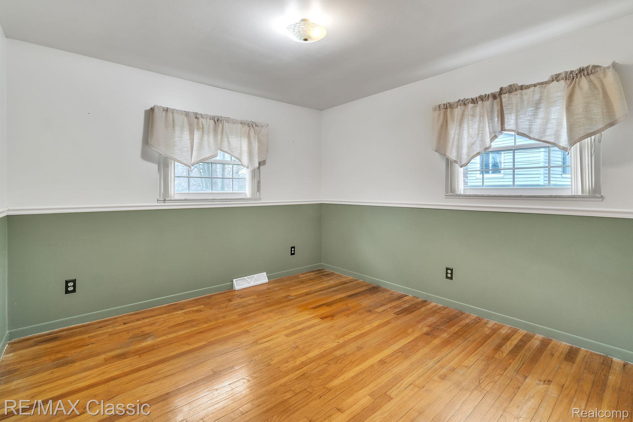 4390 Highfield Road Waterford, MI 48329 - Photo 19 of 38 Gallery Image 19