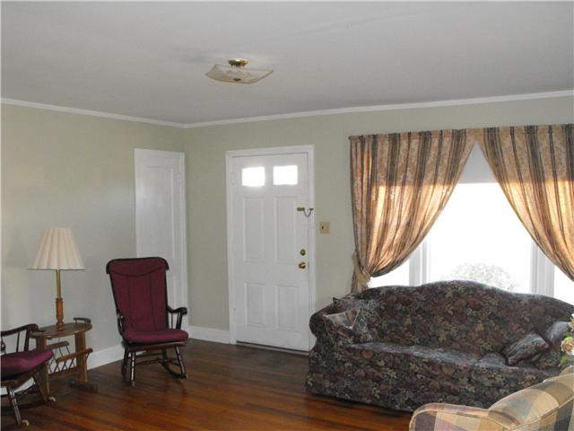 4700 Chapel Hill Road Southside, TN 37171 - Photo 5 of 8 LIVING ROOM