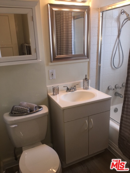 1832 Scott Road Burbank, CA 91504 - Photo 12 of 21 Gallery Image 12