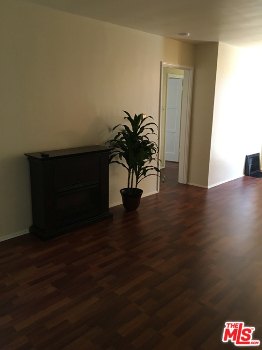 1832 Scott Road Burbank, CA 91504 - Photo 20 of 21 Gallery Image 20