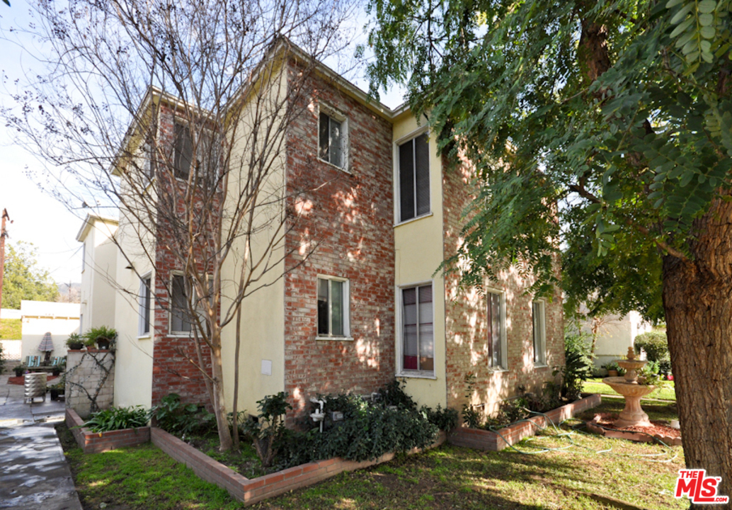1832 Scott Road Burbank, CA 91504 - Photo 3 of 21 Gallery Image 3