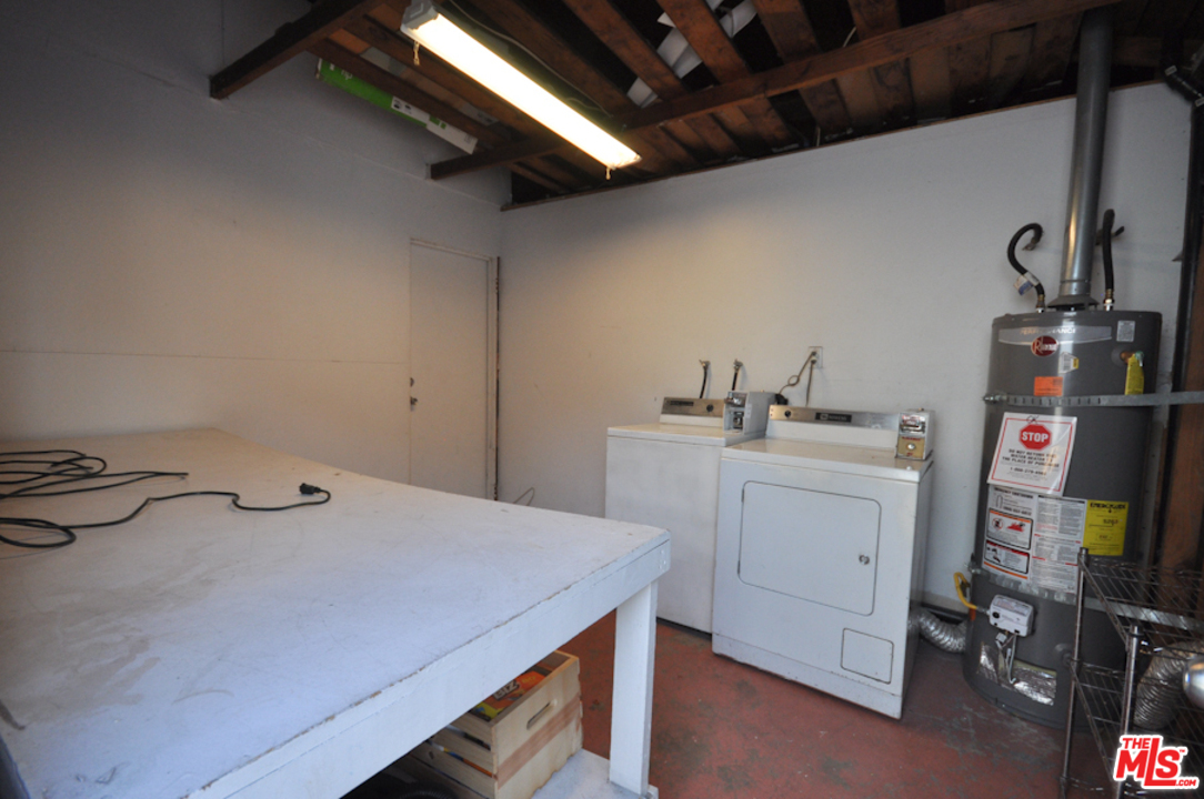 1832 Scott Road Burbank, CA 91504 - Photo 6 of 21 Gallery Image 6