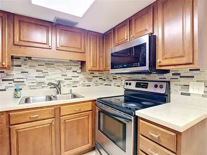 $240,000 | 4611 West North B Street, Unit 240, Tampa, FL 33609