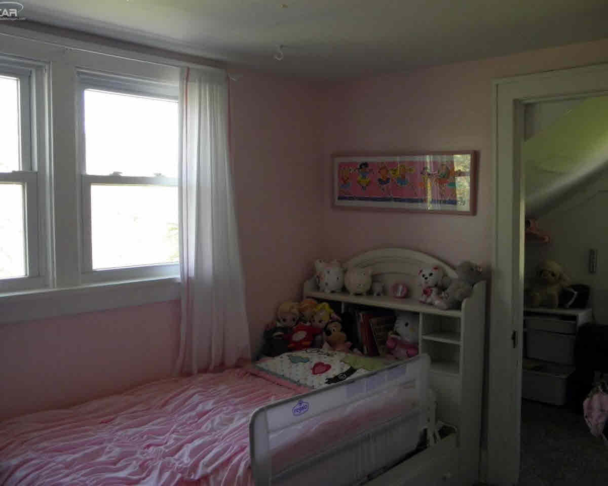 3173 North Linden Road Flint, MI 48504 - Photo 27 of 43 21290274-26.JPG