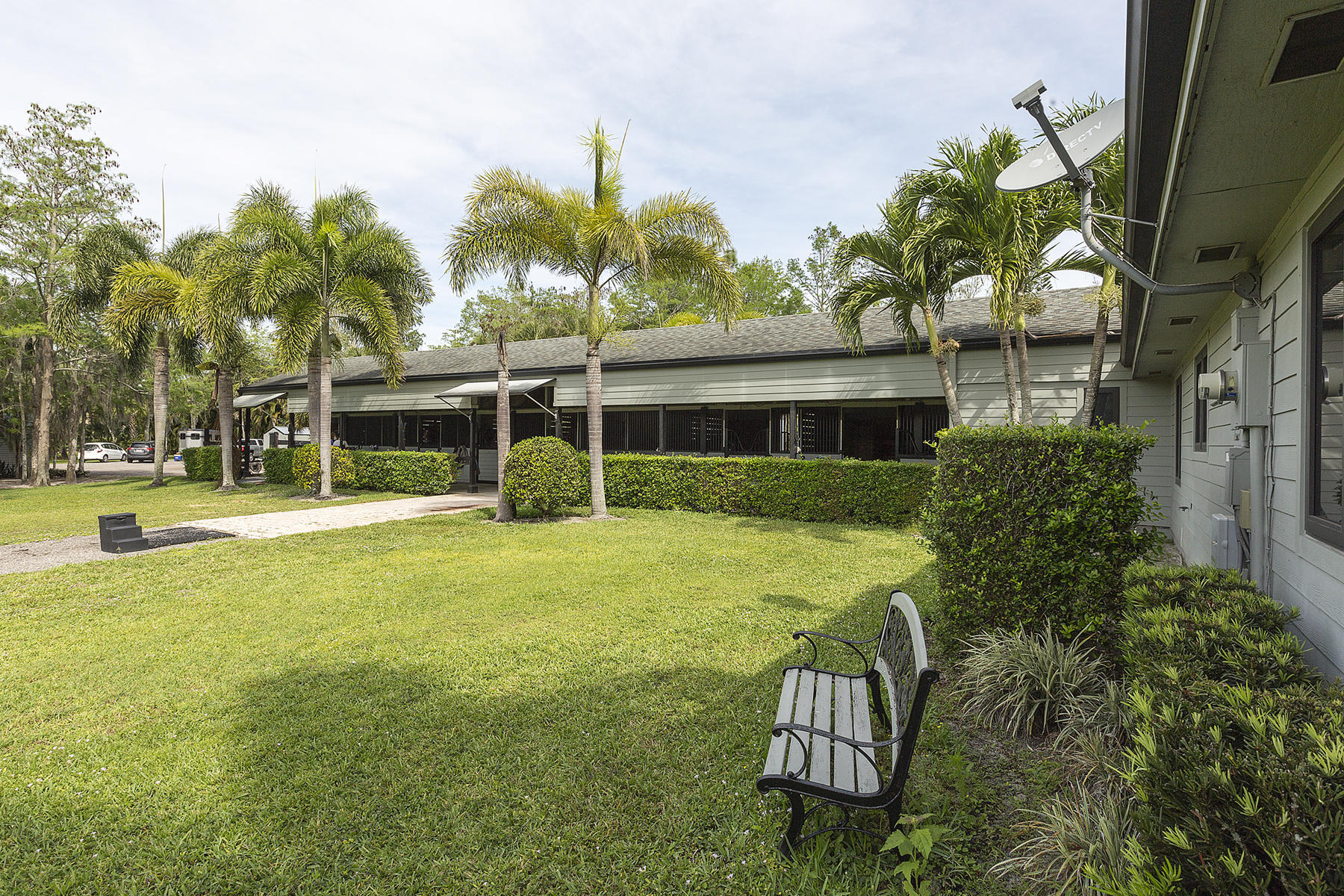 2741 Buck Ridge Trail Loxahatchee, FL 33470 - Photo 16 of 38 6 stall barn