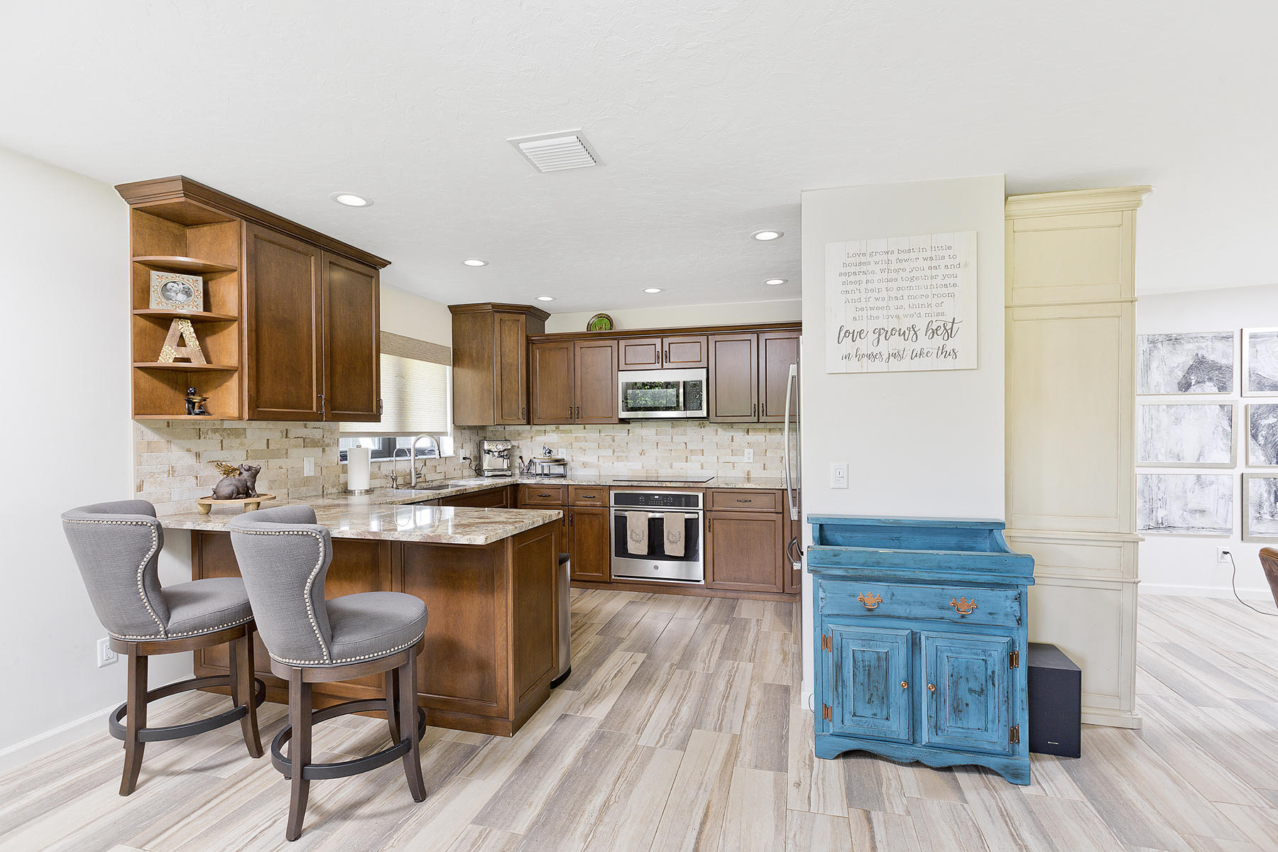 2741 Buck Ridge Trail Loxahatchee, FL 33470 - Photo 9 of 38 Kitchen