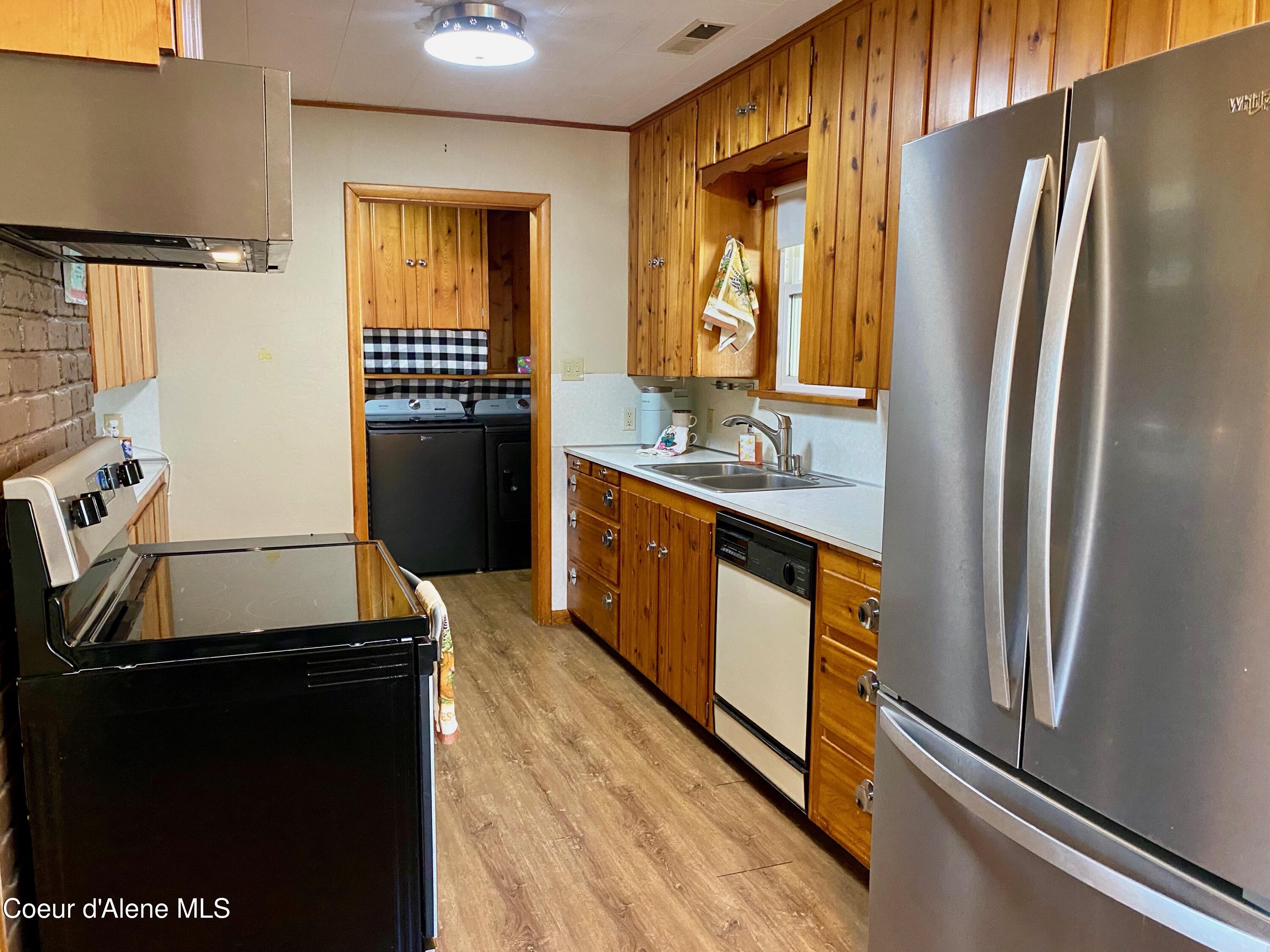61 Whiskey Jack Road Sandpoint, ID 83864 - Photo 15 of 59 14c Kitchen 1