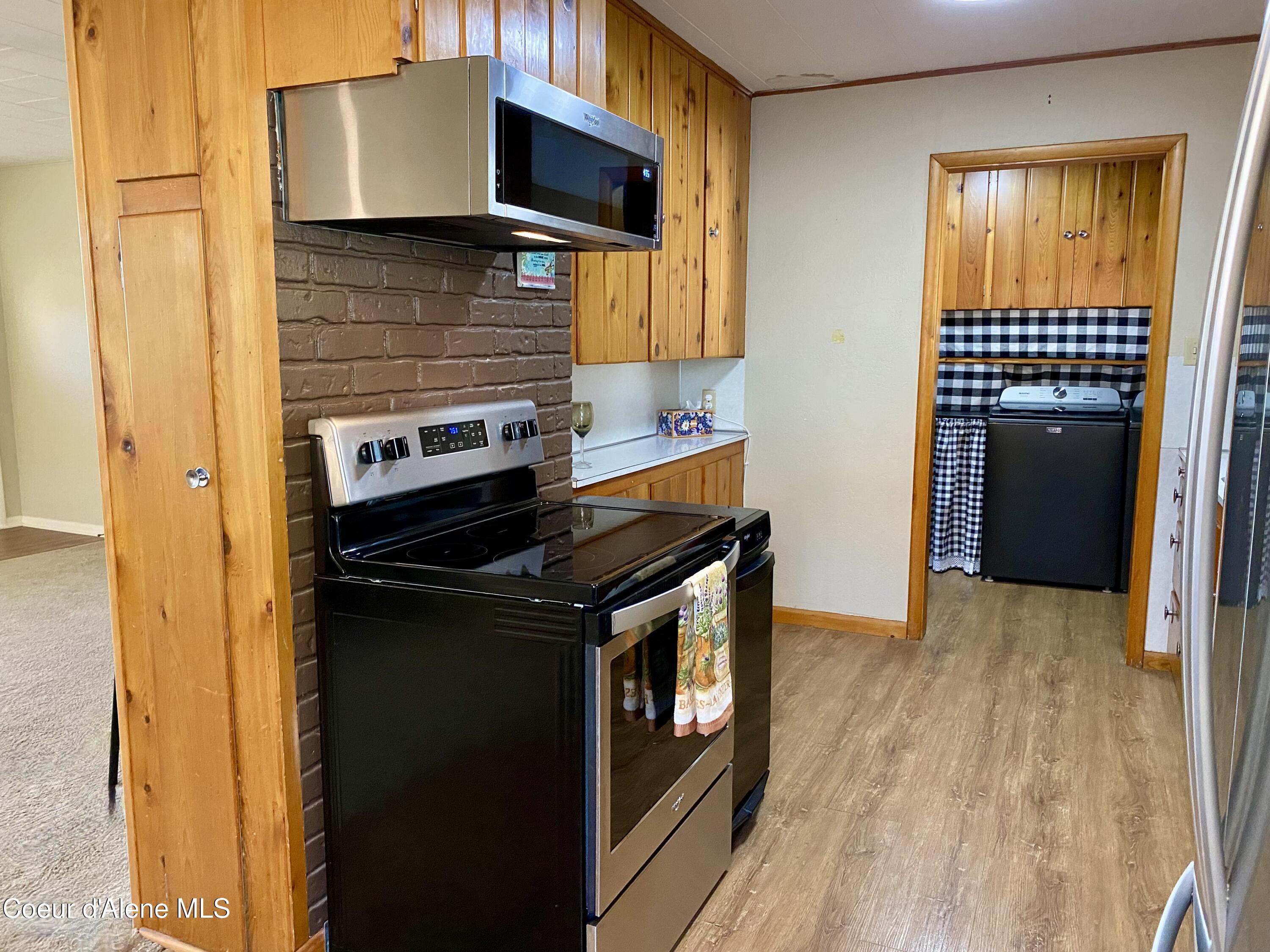 61 Whiskey Jack Road Sandpoint, ID 83864 - Photo 17 of 59 Kitchen