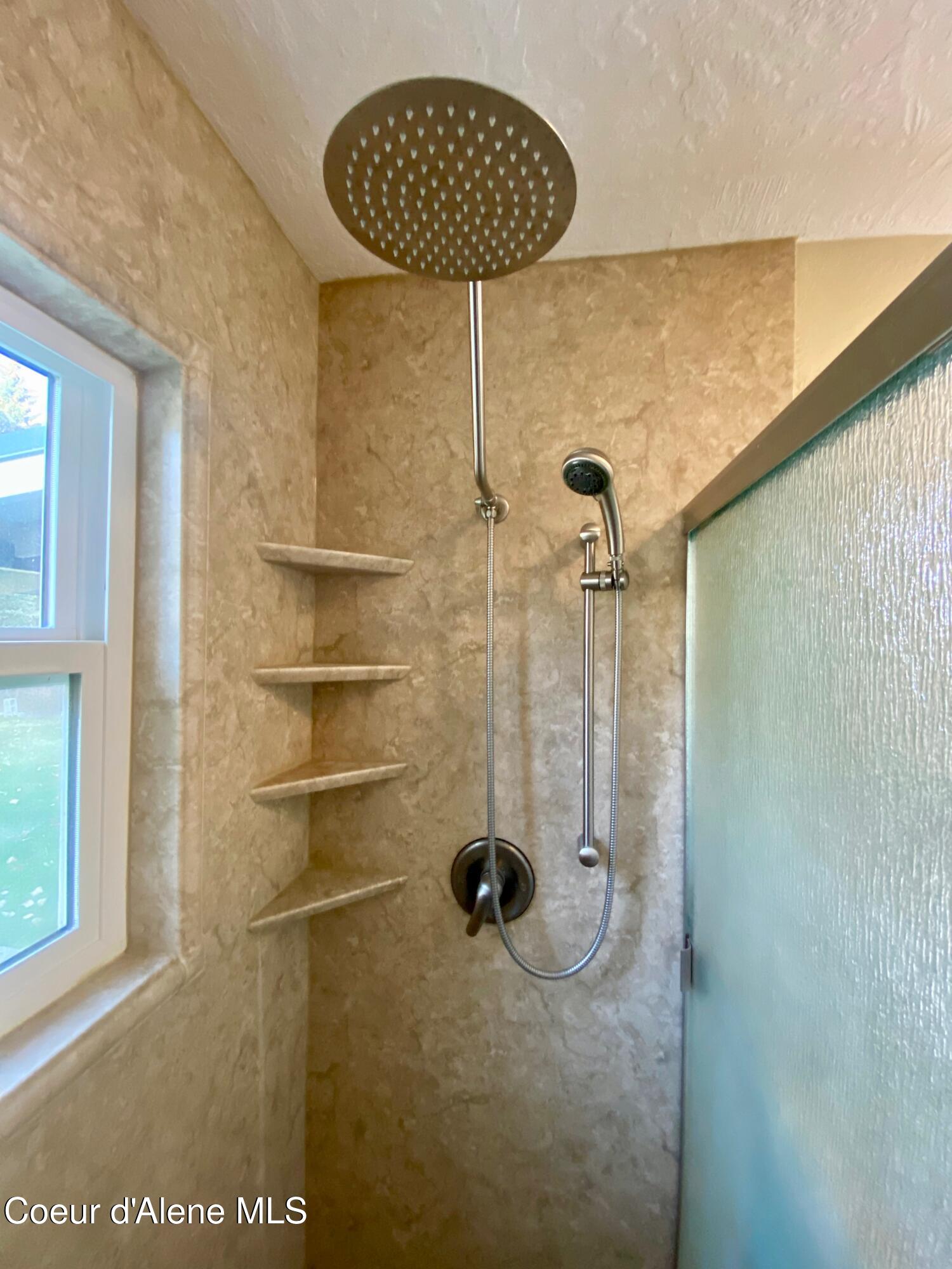 61 Whiskey Jack Road Sandpoint, ID 83864 - Photo 34 of 59 4 Bathroom 4
