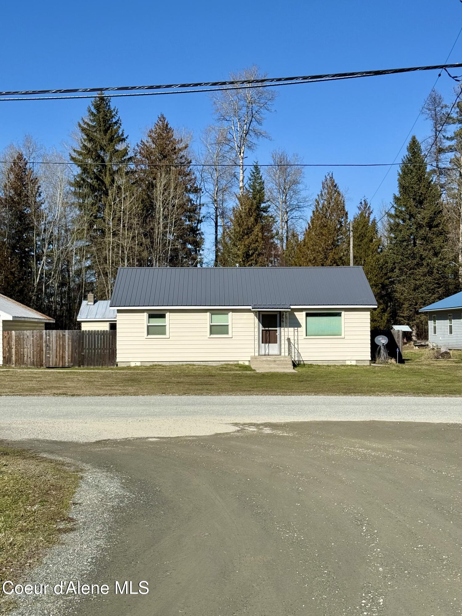 61 Whiskey Jack Road Sandpoint, ID 83864 - Photo 4 of 59 House Front
