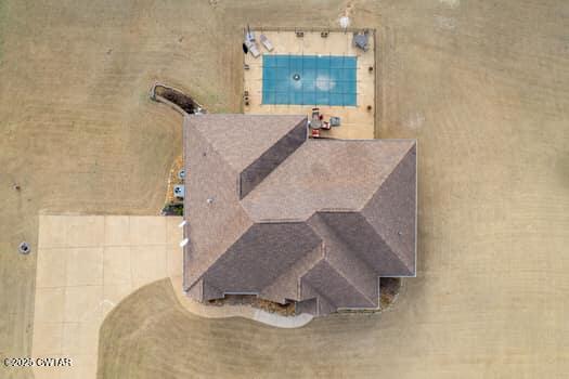 325 Ridgewood Drive Henderson, TN 38340 - Photo 2 of 63 a bathroom with a bathtub