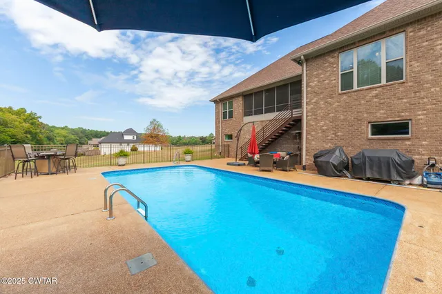 $619,000 | 325 Ridgewood Drive, Henderson, TN 38340