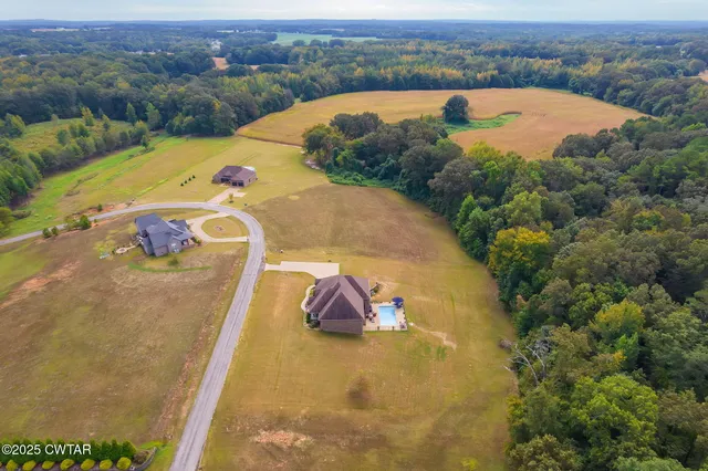 $619,000 | 325 Ridgewood Drive, Henderson, TN 38340