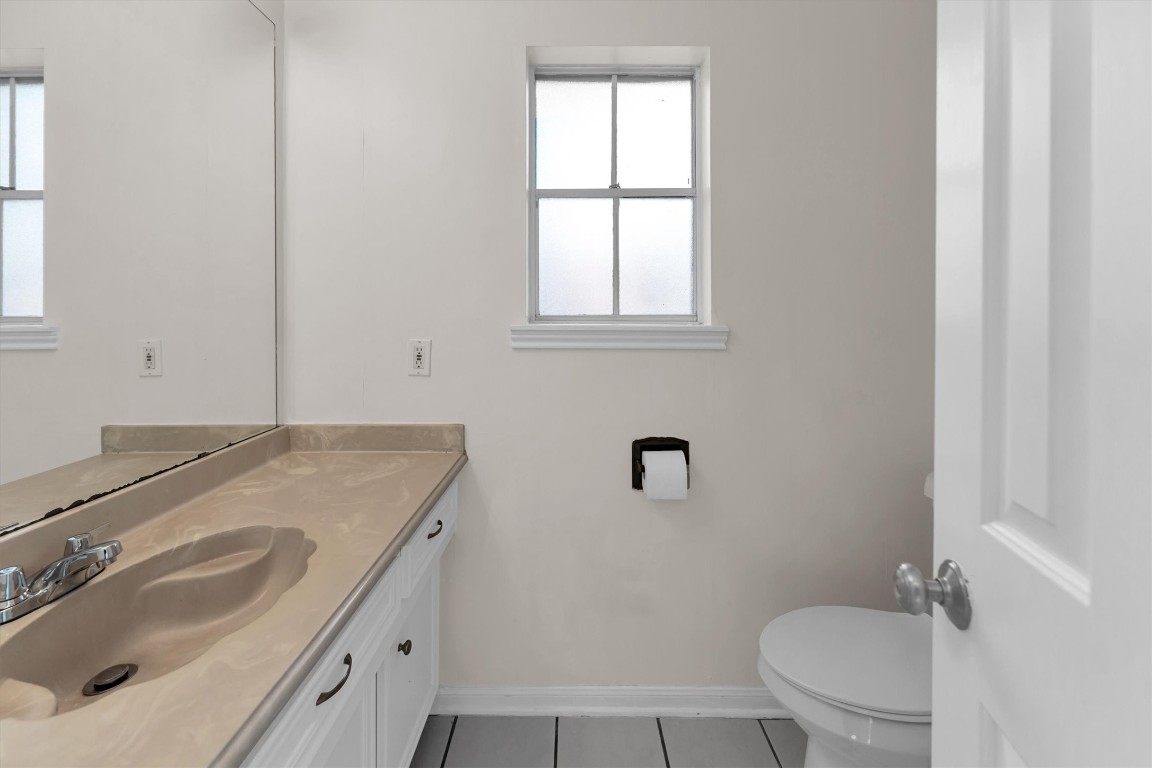 19535 Enchanted Oaks Drive Spring, TX 77388 - Photo 25 of 42 Half bathroom downstairs