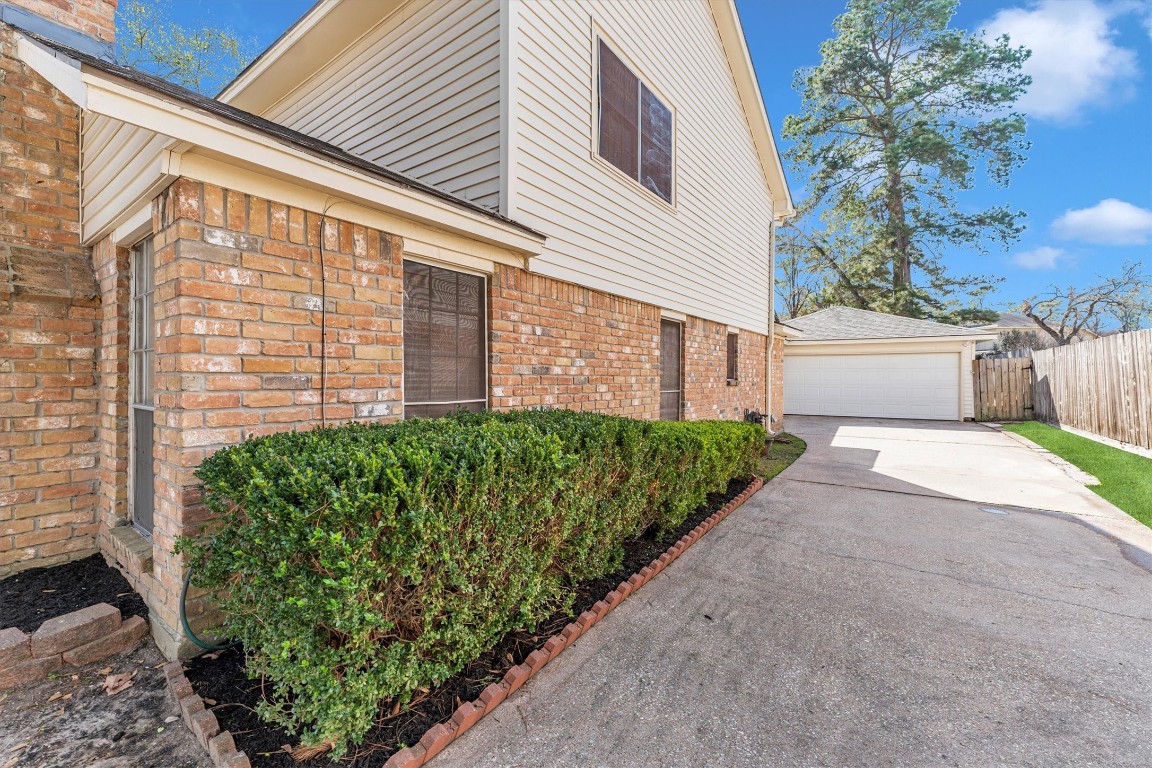 19535 Enchanted Oaks Drive Spring, TX 77388 - Photo 7 of 42 Detached garage
