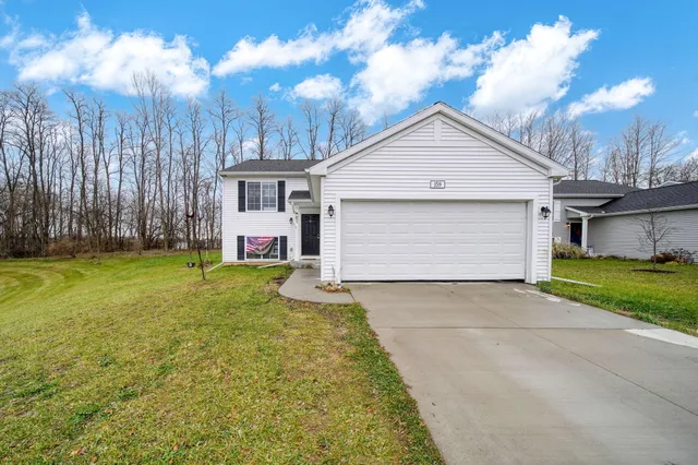 $272,000 | 159 St Clair Circle, Brooklyn, MI 49230