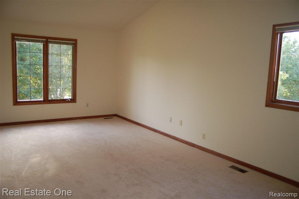 2490 Munster Road Rochester, MI 48309 - Photo 8 of 16 master.JPG