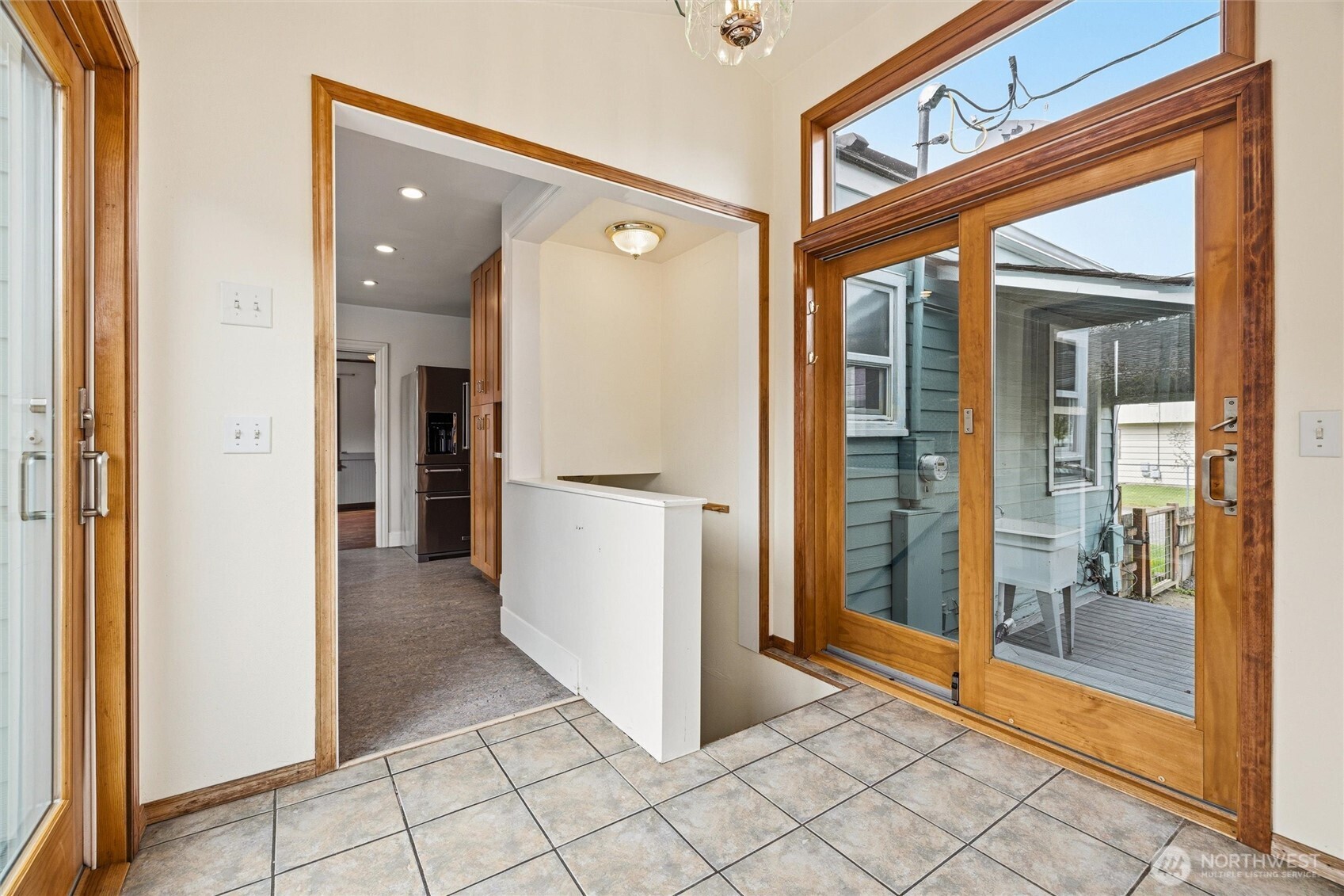 2836 Patton Street Bellingham, WA 98225 - Photo 27 of 40 a view of a hallway with bathroom and glass door