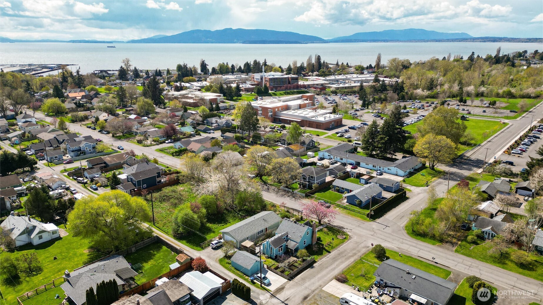 2836 Patton Street Bellingham, WA 98225 - Photo 38 of 40 an aerial view of multiple house
