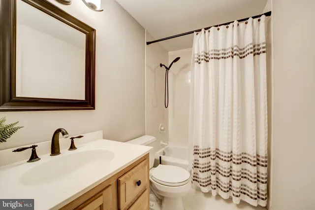 $5,490 | 10600 Hunter Station Road, Vienna, VA 22181