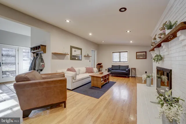 $5,490 | 10600 Hunter Station Road, Vienna, VA 22181