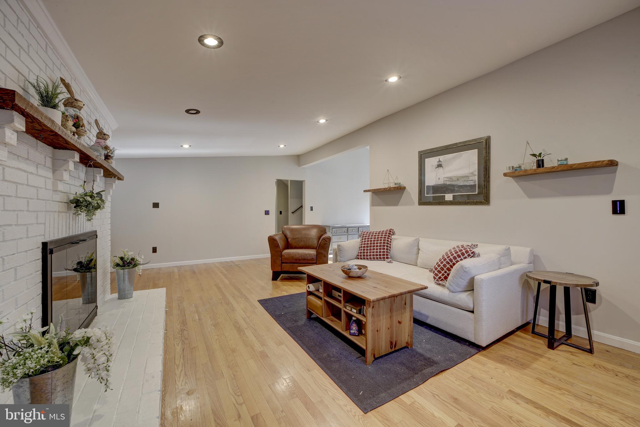 10600 Hunter Station Road Vienna, VA 22181 - Photo 4 of 30