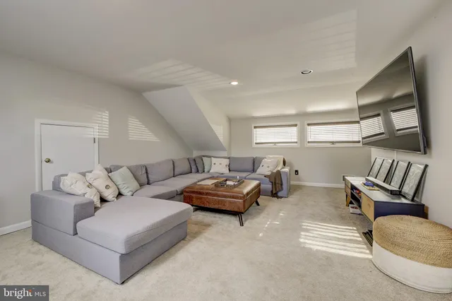 $5,490 | 10600 Hunter Station Road, Vienna, VA 22181