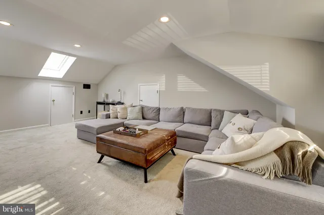 $5,490 | 10600 Hunter Station Road, Vienna, VA 22181