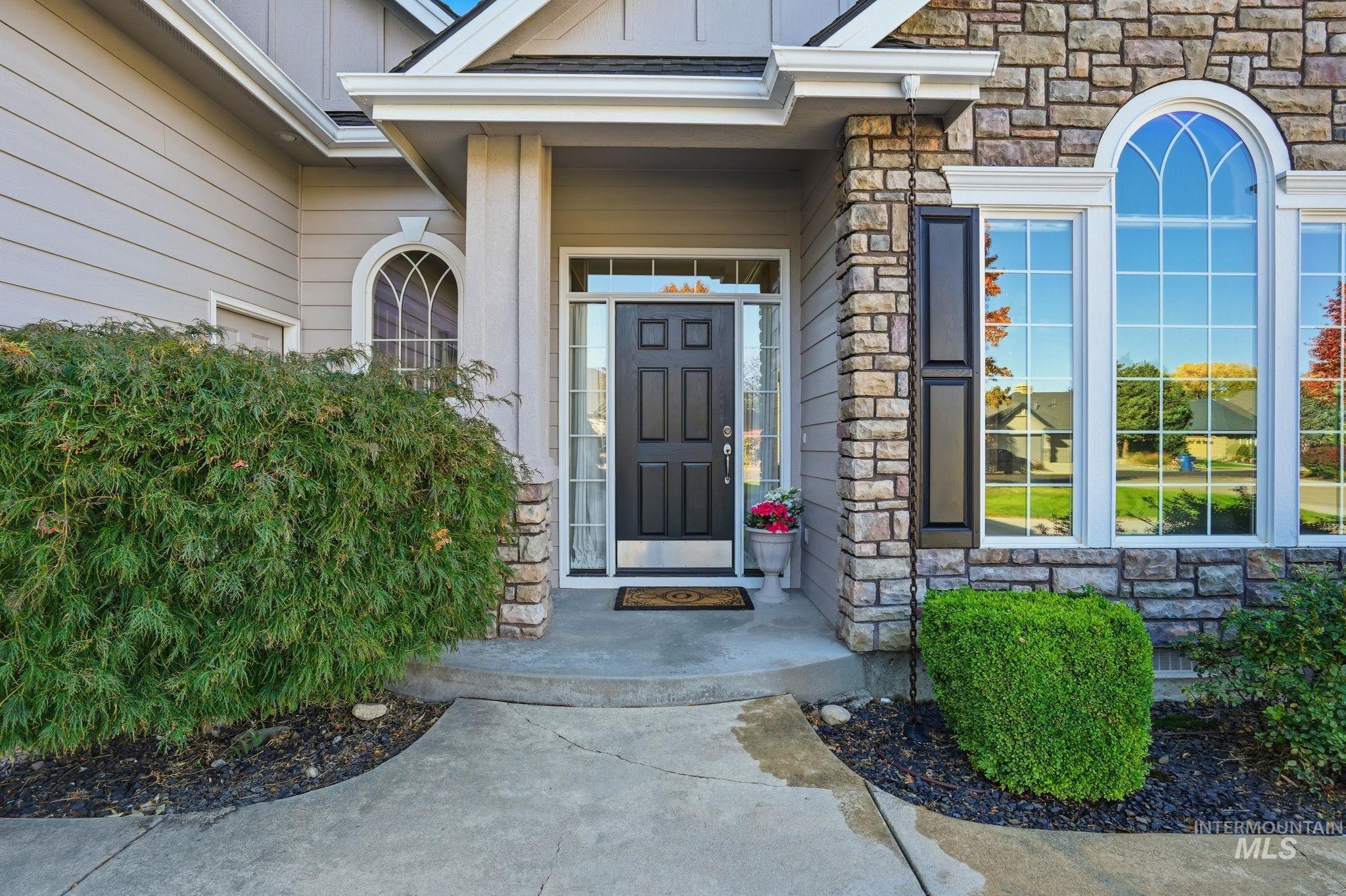 1007 West Oakhampton Drive Eagle, ID 83616 - Photo 2 of 44