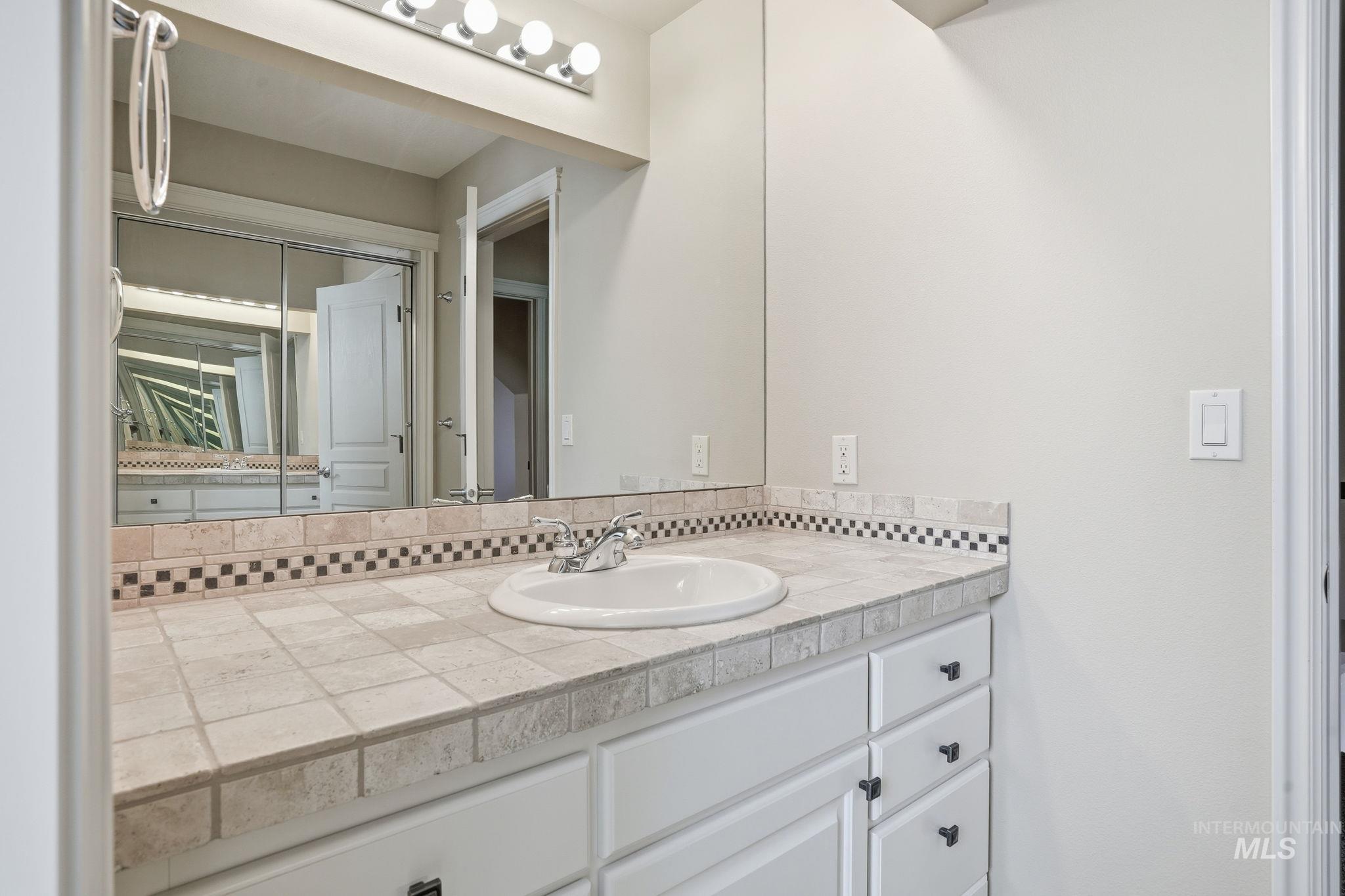 1007 West Oakhampton Drive Eagle, ID 83616 - Photo 40 of 44