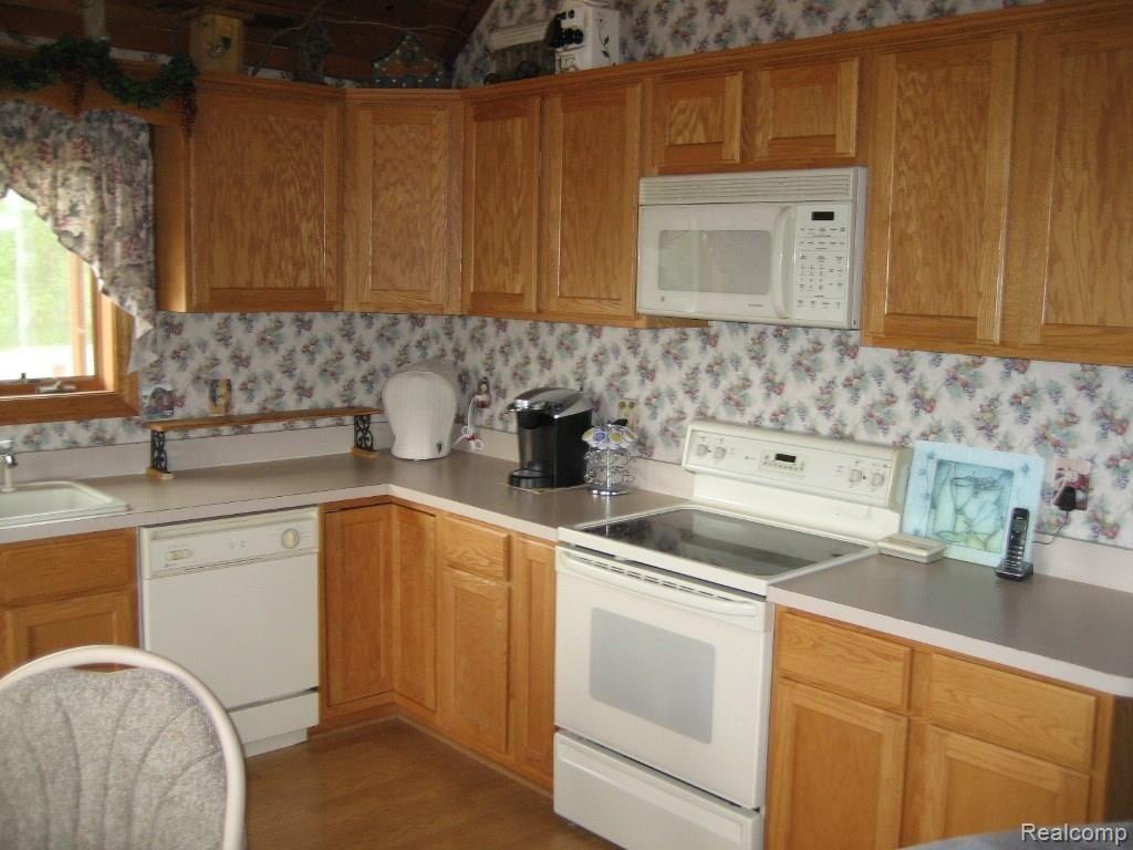 5807 Jones Road North Branch, MI 48461 - Photo 19 of 49 Kitchen