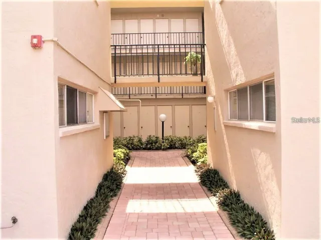 $1,500 | 2763 Woodgate Lane, Unit 108, Sarasota, FL 34231