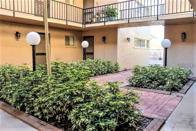 $1,500 | 2763 Woodgate Lane, Unit 108, Sarasota, FL 34231