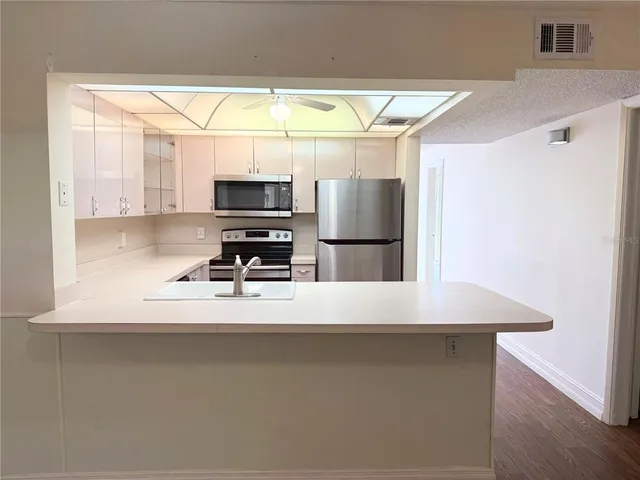 $1,500 | 2763 Woodgate Lane, Unit 108, Sarasota, FL 34231