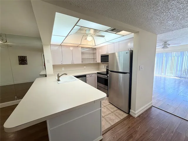 $1,500 | 2763 Woodgate Lane, Unit 108, Sarasota, FL 34231